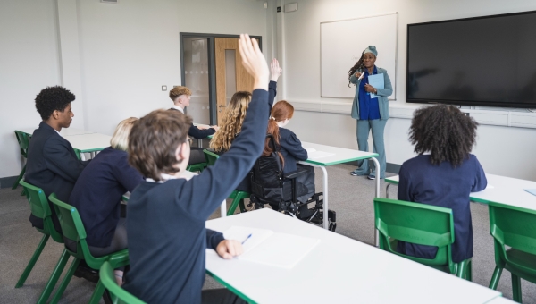 Flagship school safeguards students using Genetec VMS