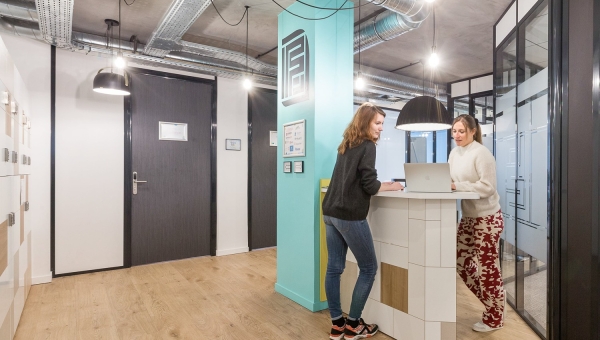 A French coworking space gains flexibility with real-time, cable-free access control